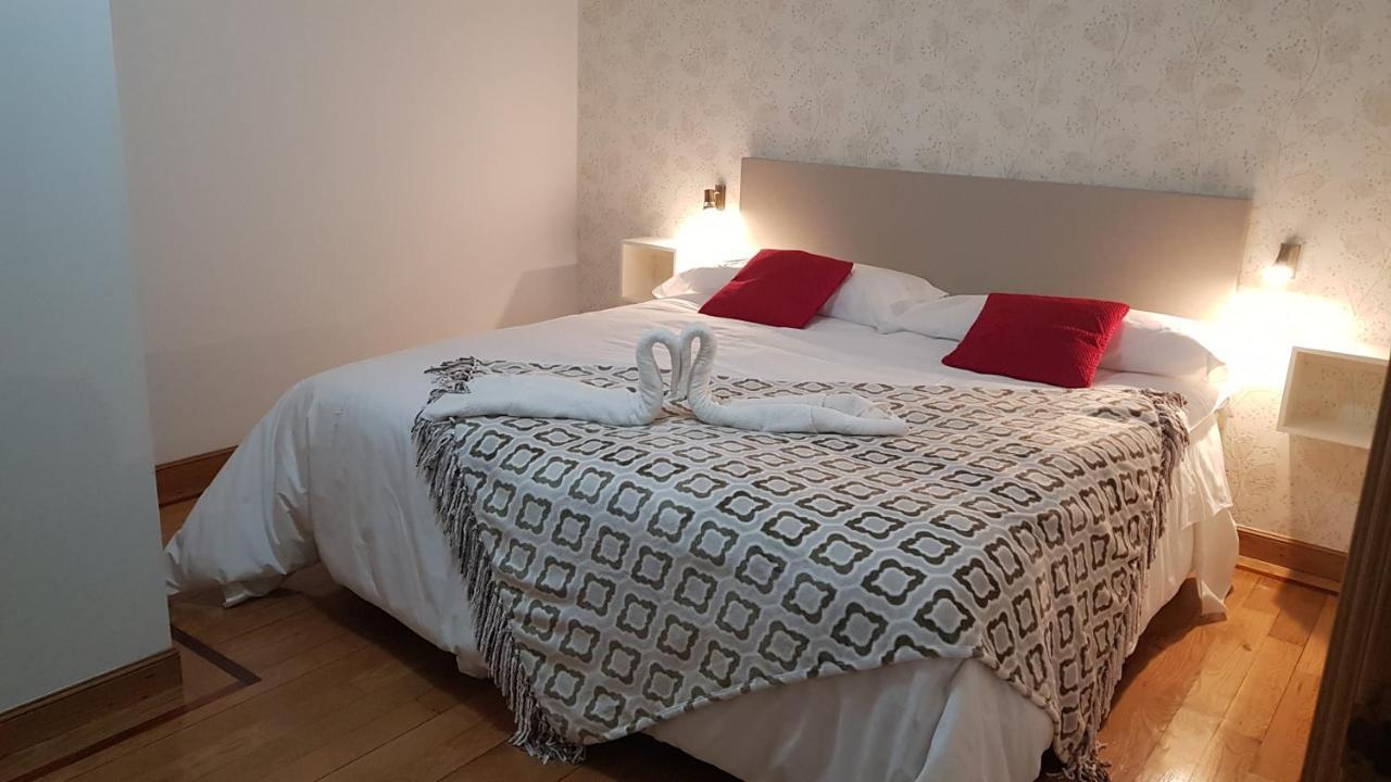 Apartamentos Shalom Ribadeo Buitenkant foto