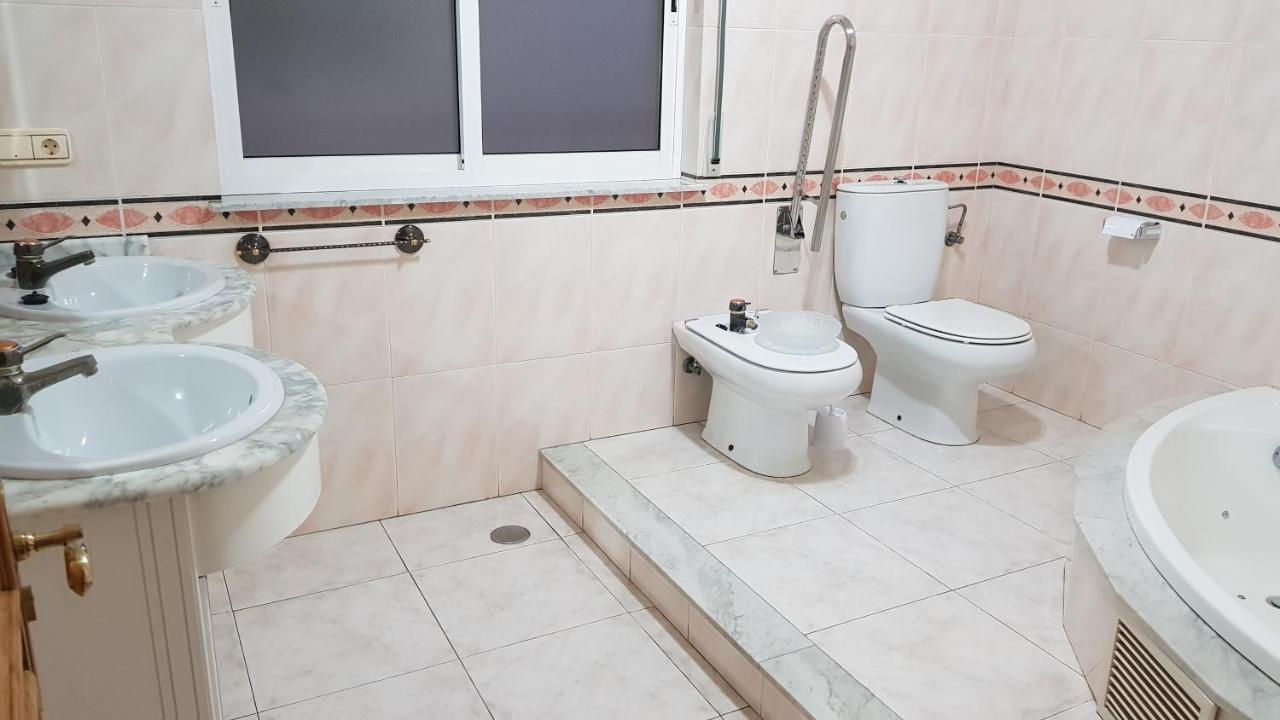 Apartamentos Shalom Ribadeo Buitenkant foto